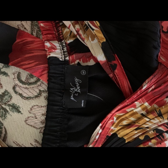 {Nwot} FLORAL MAXI DRESS - Picture 5 of 8